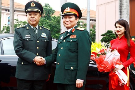 Bộ trưởng Bộ Quốc phòng VN hội đàm với Thượng tướng, Phó Chủ tịch Quân ủy Trung ương Trung Quốc - ảnh 1