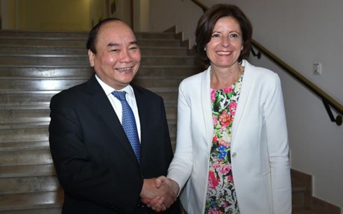 Thủ tướng Nguyễn Xuân Phúc gặp gỡ, làm việc với Lãnh đạo Bang Rheinland-Pfalz - ảnh 1