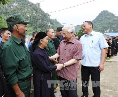 Tổng Bí thư Nguyễn Phú Trọng thăm, làm việc tại tỉnh Bắc Kạn - ảnh 2