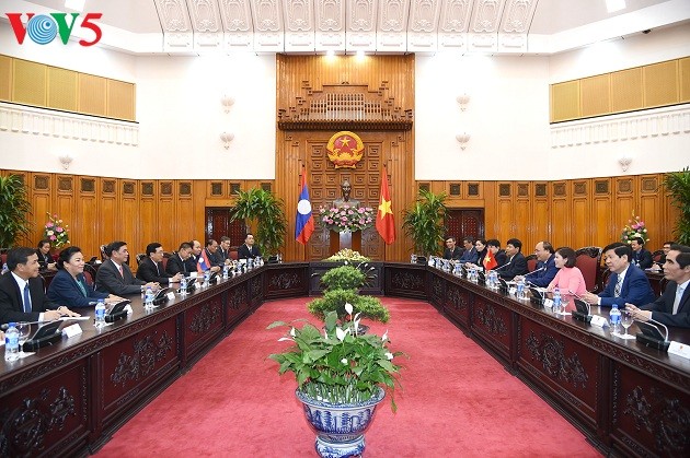 Thủ tướng Nguyễn Xuân Phúc tiếp Phó Chủ tịch nước CHDCND Lào Phankham Viphavanh - ảnh 1