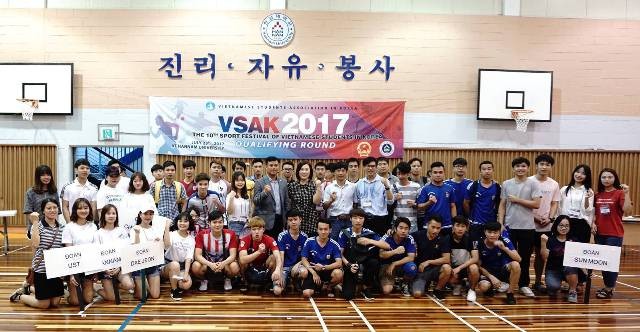 Những trận đấu sôi nổi trong khuôn khổ Đại hội thể dục thể thao của VSAK - ảnh 4