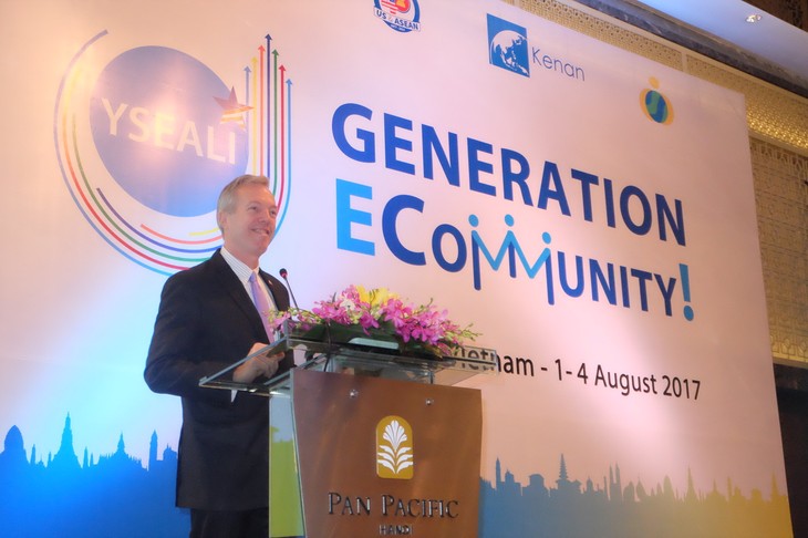  Hội thảo Sáng kiến thủ lĩnh trẻ Đông Nam Á Ecommunity - ảnh 1