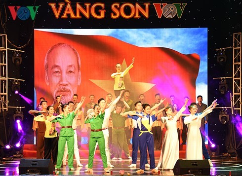 Vàng son VOV - tôn vinh các nhạc sĩ, nhà thơ nổi tiếng của Đài Tiếng nói Việt Nam - ảnh 2