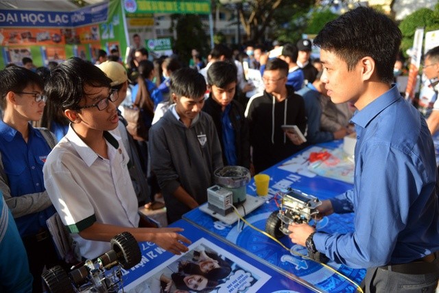 Đà Nẵng: Hơn 4.000 học sinh tham dự Chương trình Tư vấn tuyển sinh - hướng nghiệp 2018 - ảnh 1