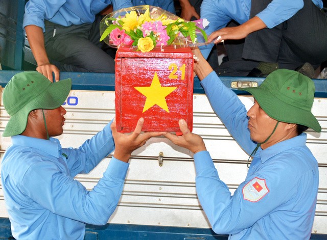 Tỉnh Gia Lai tổ chức lễ truy điệu, an táng hài cốt liệt sỹ hy sinh tại Campuchia - ảnh 1