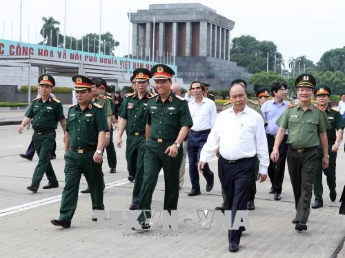 Thủ tướng Nguyễn Xuân Phúc kiểm tra công tác tu bổ định kỳ Công trình Lăng Chủ tịch Hồ Chí Minh - ảnh 1