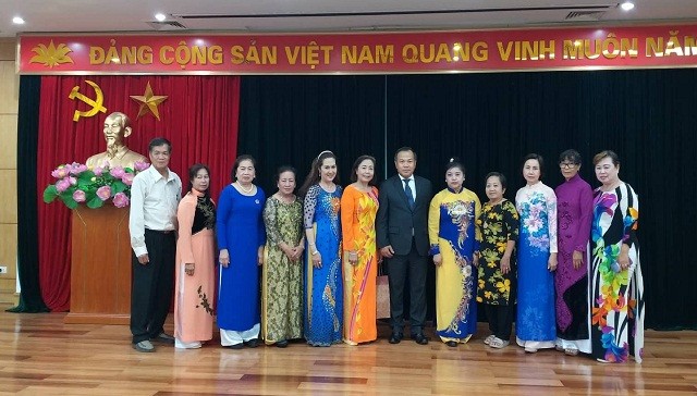 Gặp mặt các cựu giáo viên kiều bào Thái Lan về thăm Việt Nam - ảnh 3