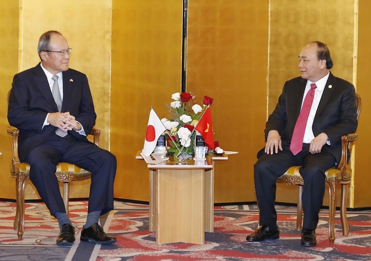Thủ tướng Nguyễn Xuân Phúc tọa đàm với doanh nghiệp Nhật Bản, tiếp Chủ tịch Ngân hàng MUFJ, Chủ tịch Công ty Mitsubishi và Chủ tịch JETRO - ảnh 3