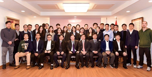 Phó Thủ tướng Trịnh Đình Dũng gặp gỡ các nhà khoa học trẻ Việt Nam tại Hàn Quốc - ảnh 1