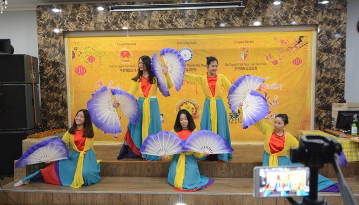 Hội người Việt tại thành phố Daejeon, Hàn Quốc tổ chức Tết Cộng đồng chào xuân Kỷ Hợi 2019 - ảnh 4