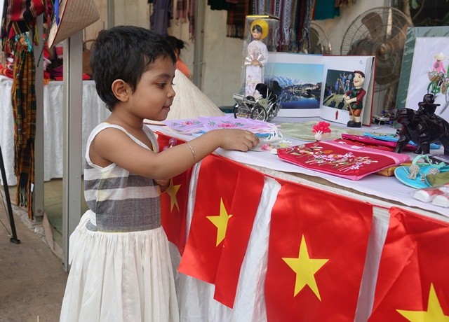 Tôn vinh văn hóa Việt tại Lễ hội Thủ công mỹ nghệ quốc tế Bangladesh - ảnh 5