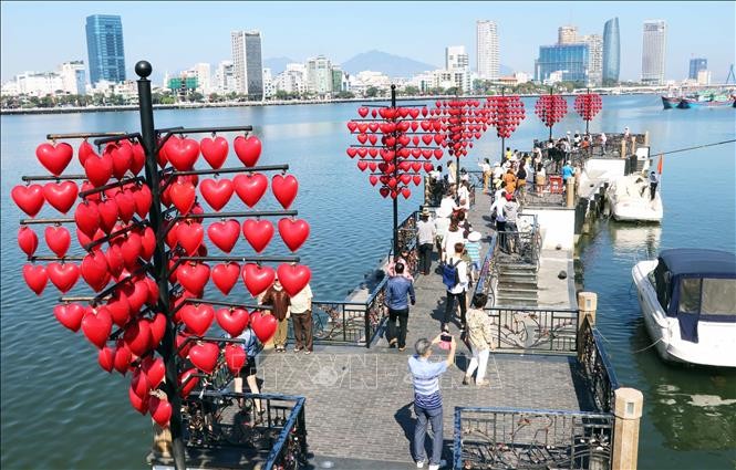 Ngày tình yêu Valentine trở thành ngày lễ đẹp ở Việt Nam - ảnh 1