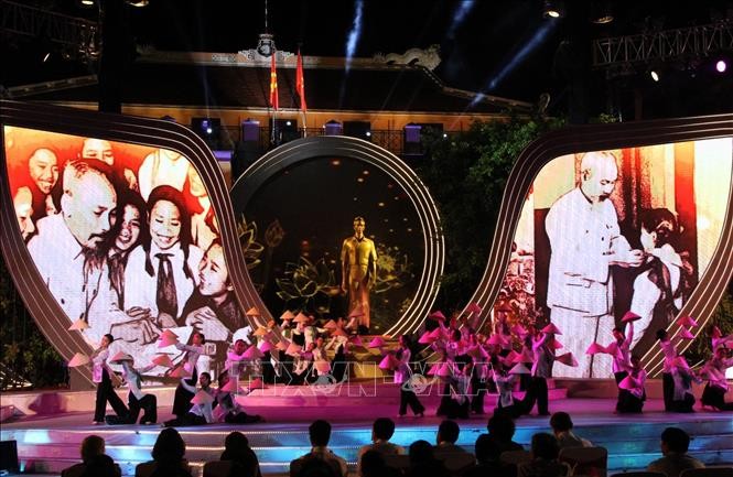 Cầu truyền hình “Nguồn sáng dẫn đường” nhân 50 năm thực hiện Di chúc của Chủ tịch Hồ Chí Minh - ảnh 1