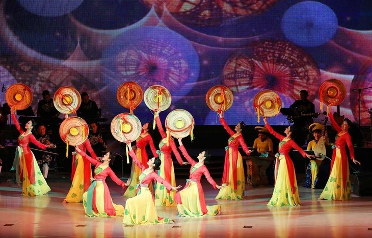 Đoàn Nghệ thuật Quốc gia Việt Nam biểu diễn tại Triều Tiên - ảnh 1