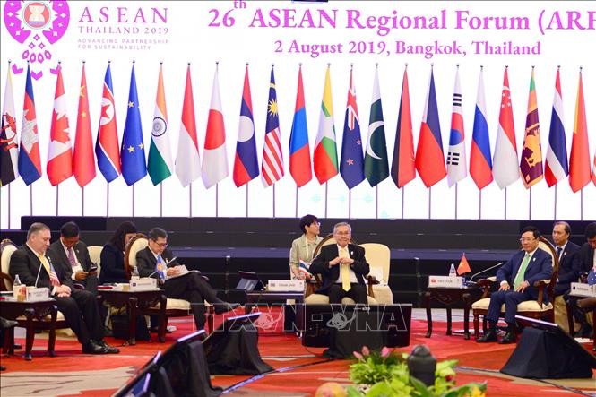 Tham dự ARF 26: Phó Thủ tướng, Bộ trưởng Ngoại giao Phạm Bình Minh đề nghị đề cao tôn trọng luật pháp quốc tế - ảnh 1
