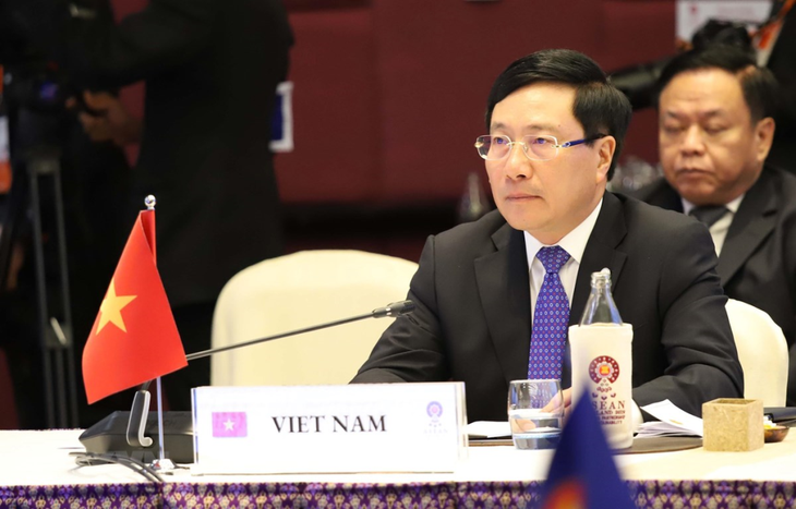 Tham dự ARF 26: Phó Thủ tướng, Bộ trưởng Ngoại giao Phạm Bình Minh đề nghị đề cao tôn trọng luật pháp quốc tế - ảnh 2