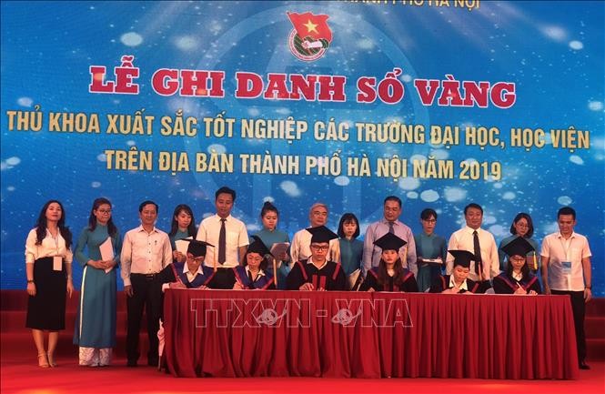 Hà Nội ghi danh sổ vàng 86 thủ khoa xuất sắc năm 2019 - ảnh 1