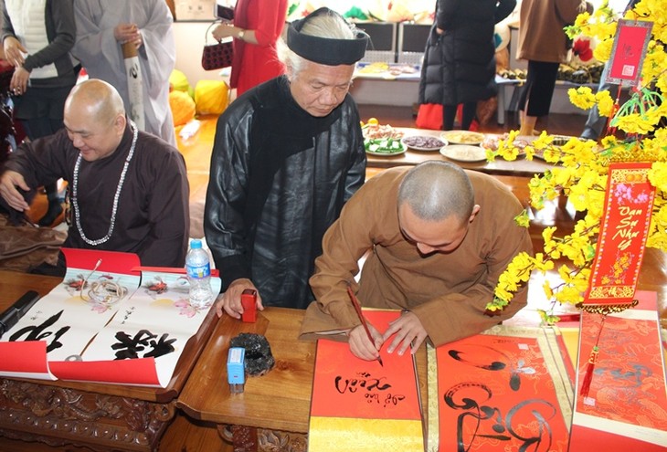 Tết sớm cho cộng đồng Phật tử Việt Nam tại Hàn Quốc  - ảnh 31