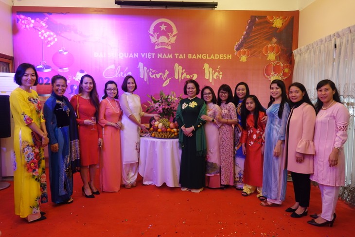 Đại sứ quán Việt Nam tại Bangladesh tổ chức Tết cộng đồng xuân Canh Tý 2020 - ảnh 6
