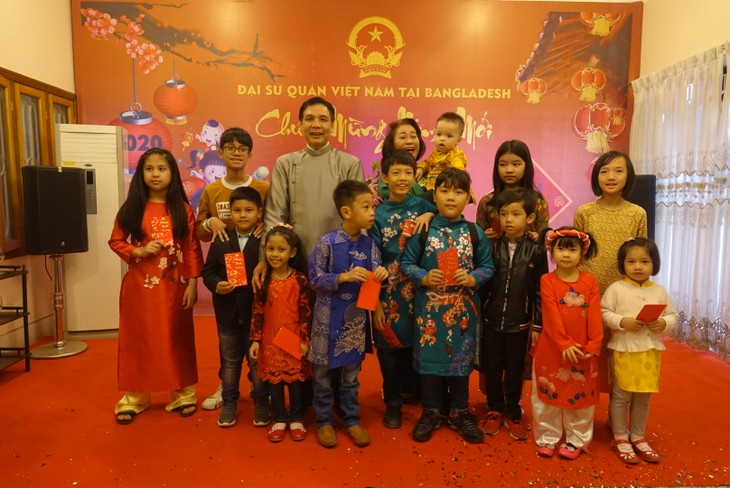 Đại sứ quán Việt Nam tại Bangladesh tổ chức Tết cộng đồng xuân Canh Tý 2020 - ảnh 9