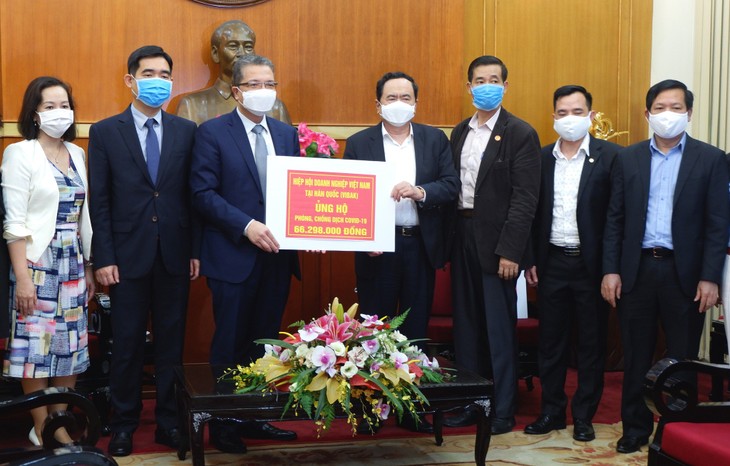 Người Việt ở nước ngoài nhiệt tình ủng hộ phòng, chống dịch Covid-19 - ảnh 4