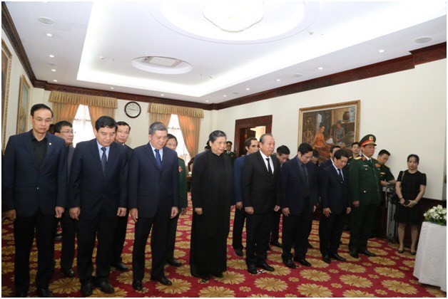 Lễ viếng nguyên Thủ tướng Lào Sisavath Keobounphanh tại Đại Sứ Quán Lào tại Việt Nam - ảnh 1