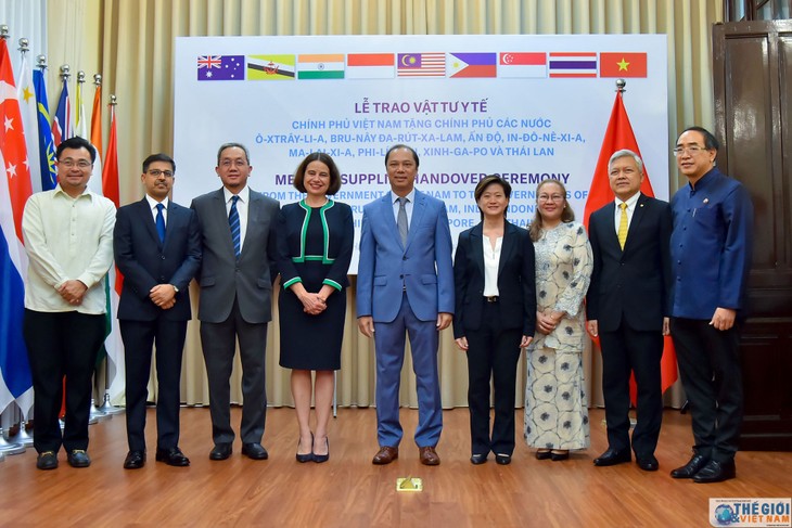 Việt Nam hỗ trợ các nước vật tư y tế ứng phó với Covid - 19  - ảnh 1