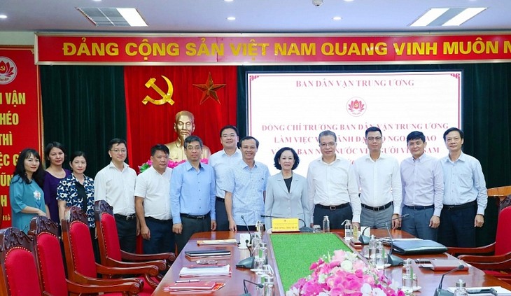 Tăng cường công tác dân vận với cộng đồng người Việt Nam ở nước ngoài - ảnh 1