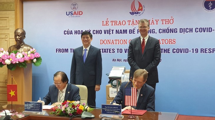 Hoa Kỳ trao tặng Việt Nam 100 máy thở - ảnh 1
