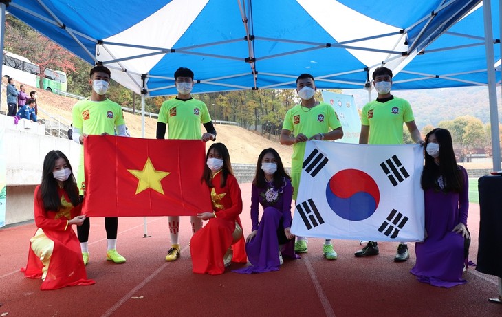Người Việt tại thành phố Daejeon, Hàn Quốc quyên góp giúp đỡ đồng bào miền Trung - ảnh 3