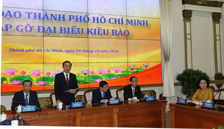 Ủy ban về Người Việt Nam ở nước ngoài Thành phố Hồ Chí Minh thực hiện tốt vai trò cầu nối giữa kiều bào với trong nước - ảnh 3