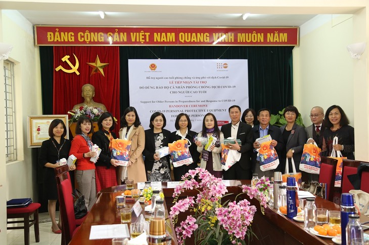 UNFPA tại Việt Nam cung cấp thiết bị bảo hộ cá nhân hỗ trợ người cao tuổi - ảnh 1