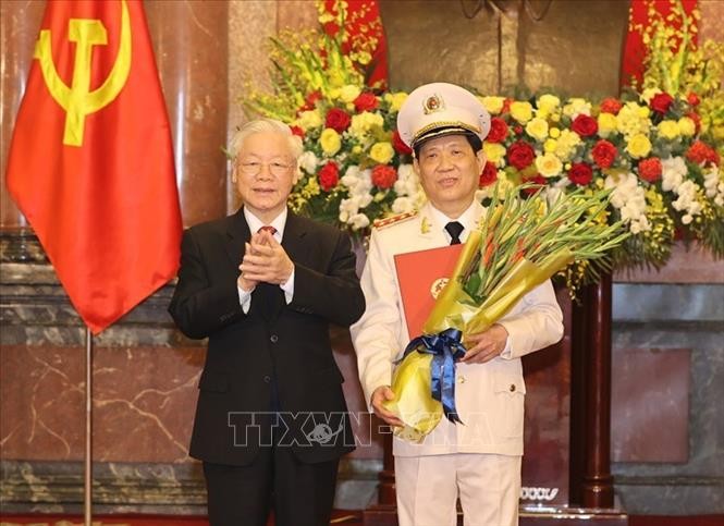 Tổng Bí thư, Chủ tịch nước Nguyễn Phú Trọng trao Quyết định thăng cấp bậc hàm Thượng tướng cho Thứ trưởng Bộ Công an - ảnh 1