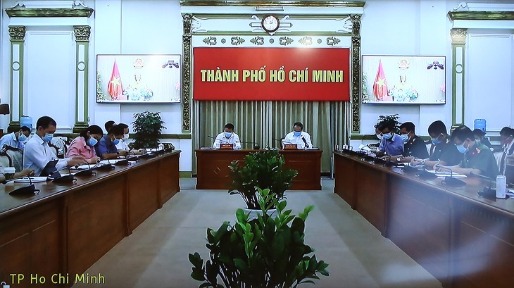 Họp trực tuyến Chính phủ với Thành phố Hồ Chí Minh phòng chống dịch COVID-19 - ảnh 1