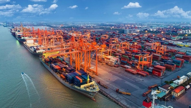 Xuất nhập khẩu tăng trưởng tích cực, Việt Nam xuất siêu gần 3 tỷ USD - ảnh 1