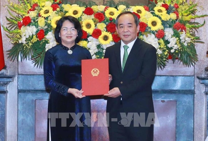 Phó Chủ tịch nước Đặng Thị Ngọc Thịnh trao Quyết định bổ nhiệm Chủ nhiệm Văn phòng Chủ tịch nước - ảnh 1
