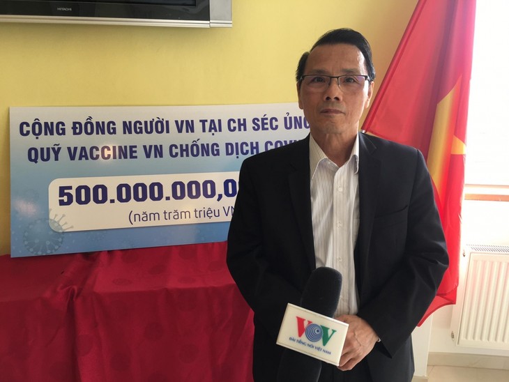 Cộng đồng người Việt Nam tại Séc chung tay ủng hộ quỹ vaccine phòng chống Covid-19 - ảnh 2