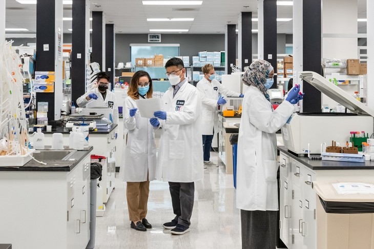 Tập đoàn Vingroup nhận chuyển giao độc quyền công nghệ sản xuất vaccine mRNA phòng COVID-19 tại Việt Nam - ảnh 1
