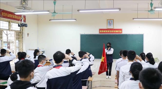 Hà Nội: Học sinh lớp 9 ở 18 huyện, thị xã đã đến trường học trực tiếp - ảnh 1