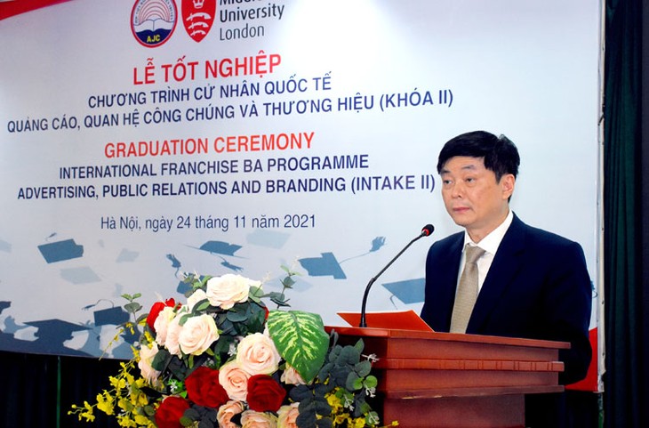 Lễ tốt nghiệp Khoá II Cử nhân quốc tế Quảng cáo, PR và Thương hiệu - ảnh 1