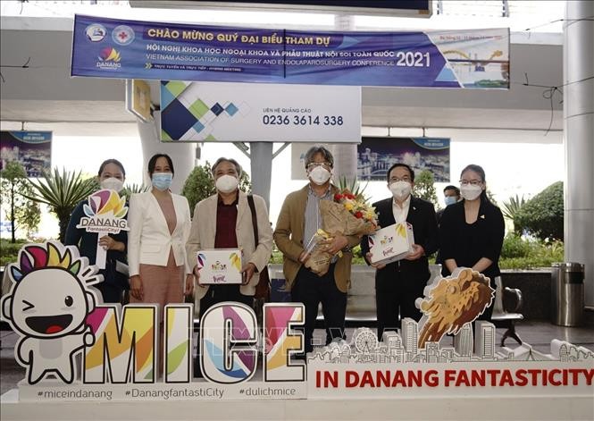 Đà Nẵng đón 500 khách du lịch MICE đầu tiên  - ảnh 1