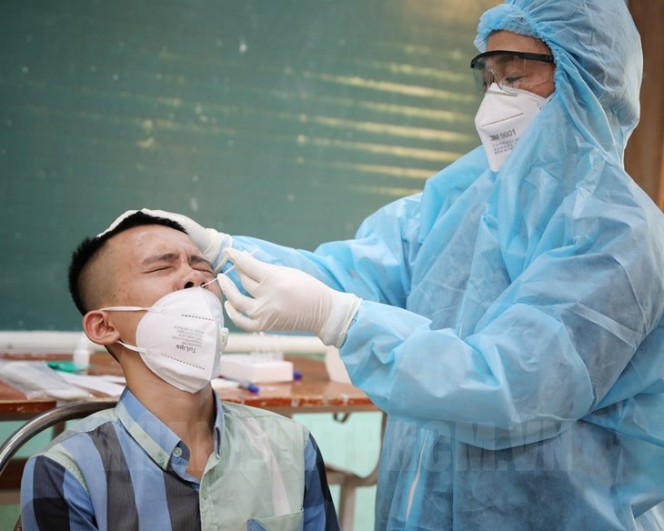 Việt Nam ghi nhận thêm gần 78.000 ca mắc COVID-19, hơn 20.400 bệnh nhân khỏi bệnh - ảnh 1