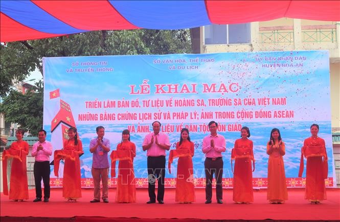 Triển lãm “Hoàng Sa, Trường Sa của Việt Nam - Những bằng chứng lịch sử và pháp lý” tại Cao Bằng - ảnh 1