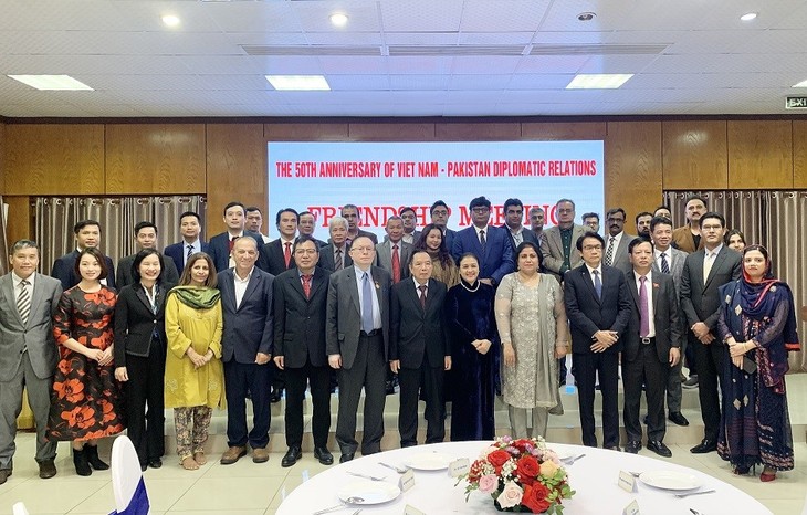 Gặp mặt hữu nghị kỷ niệm 50 năm quan hệ ngoại giao Việt Nam - Pakistan - ảnh 1