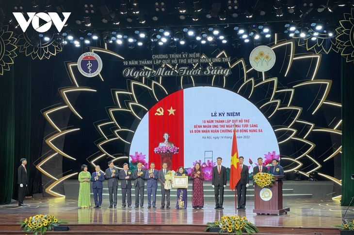 Phó Chủ tịch nước Võ Thị Ánh Xuân dự Lễ kỉ niệm 10 năm thành lập Quỹ Ngày mai tươi sáng - ảnh 1
