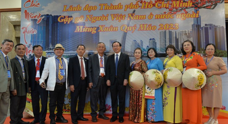 Thành phố Hồ Chí Minh gặp mặt người Việt Nam ở nước ngoài mừng Xuân Quý Mão 2023 - ảnh 1