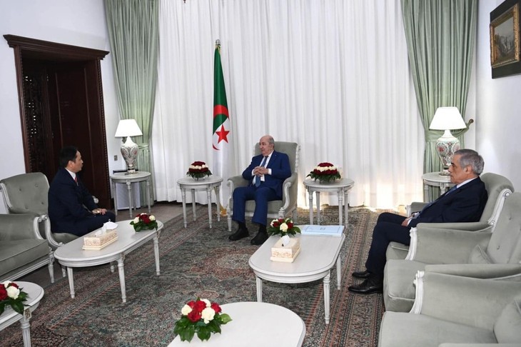 Đại sứ Nguyễn Thành Vinh chào từ biệt Tổng thống Algeria nhân dịp kết thúc nhiệm kỳ công tác - ảnh 2