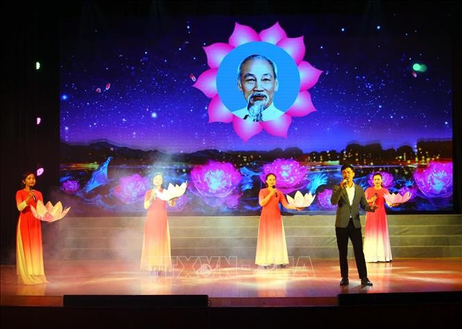 Hơn 600 nghệ nhân, diễn viên tham dự Liên hoan Tiếng hát làng Sen 2023 - ảnh 1