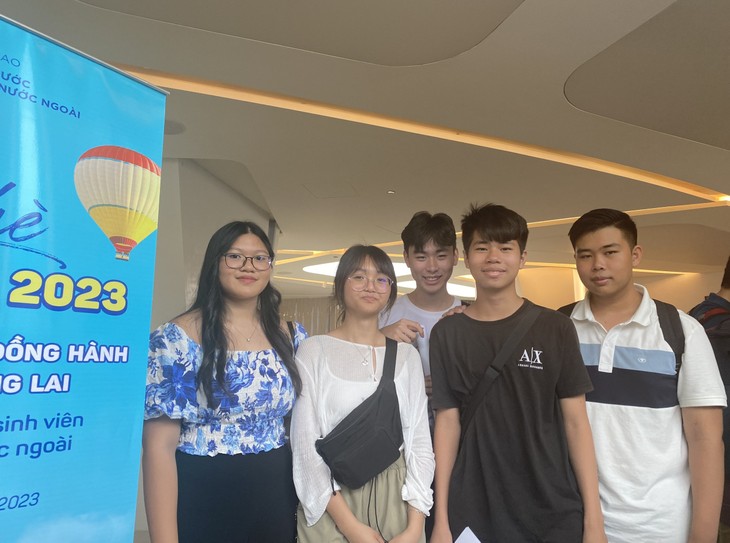 120 kiều bào trẻ có mặt tại Hà Nội, sẵn sàng tham dự Trại hè Việt Nam 2023 - ảnh 1