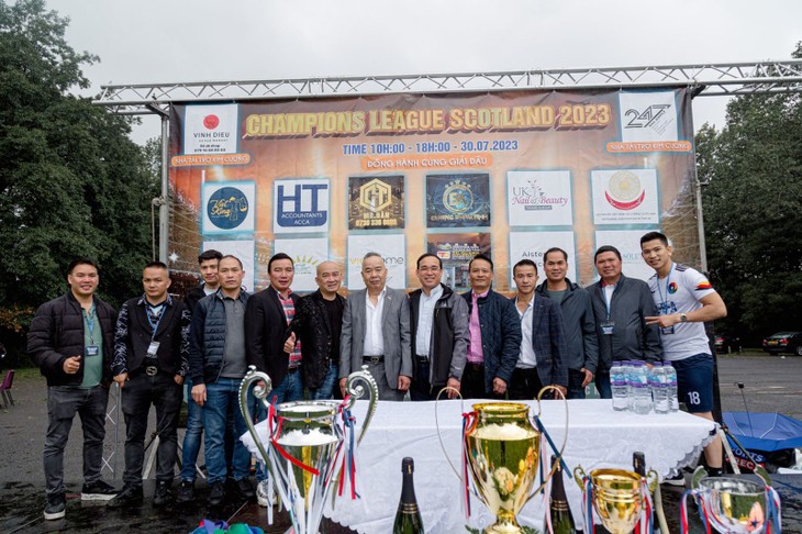 Giải bóng đá cộng đồng Scotland gắn kết người Việt tại Anh - ảnh 1